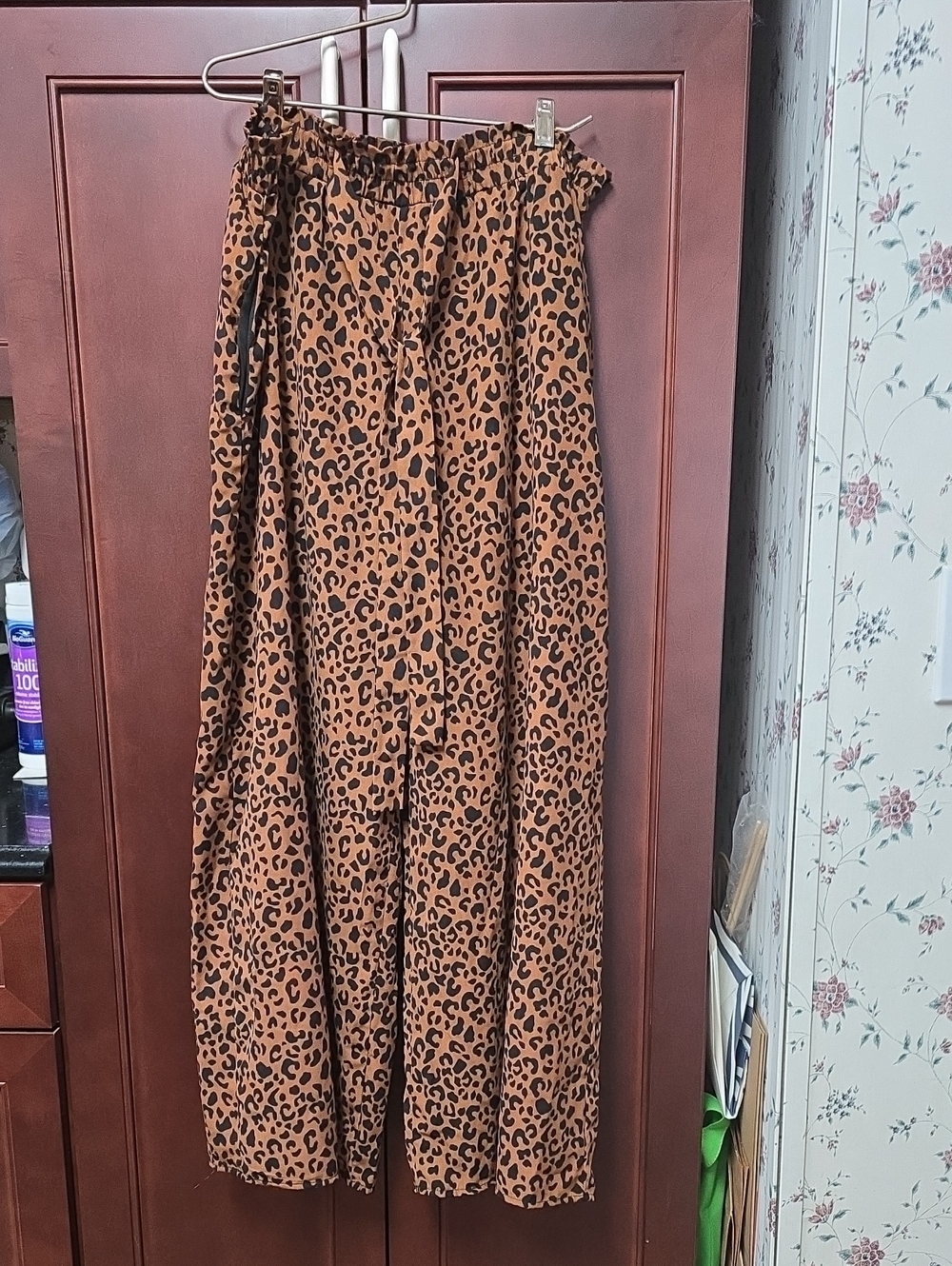 HOST PICK. Leopard Print Wide-Legged Flowy Pants Size XL